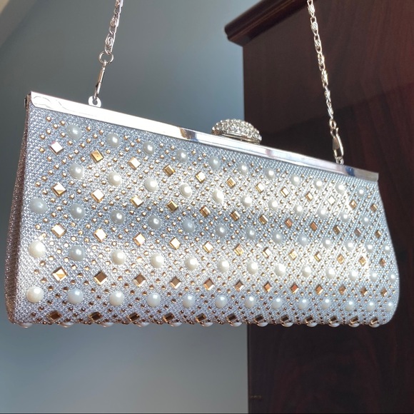 Handbags - Silver clutch
